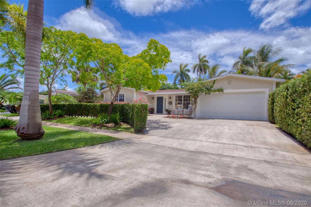 Recently Sold: $525,000 (3 beds, 2 baths, 1651 Square Feet)