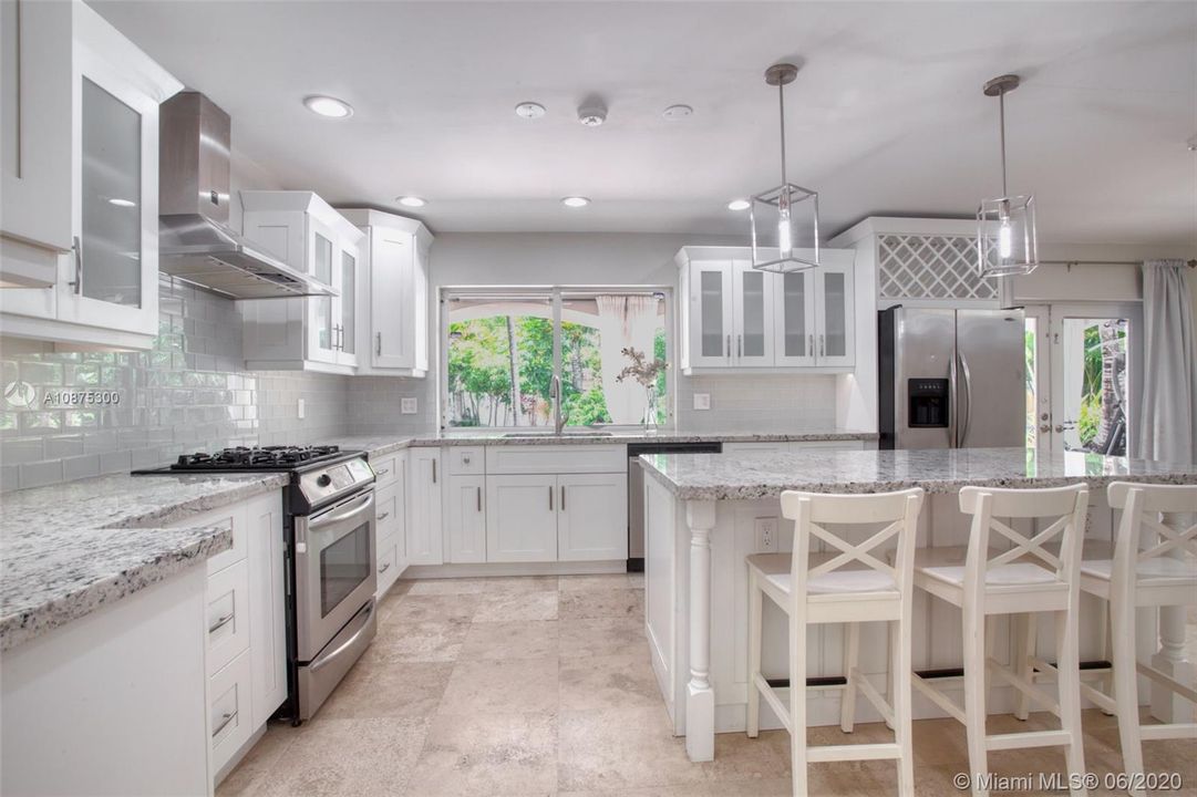 Recently Sold: $525,000 (3 beds, 2 baths, 1651 Square Feet)