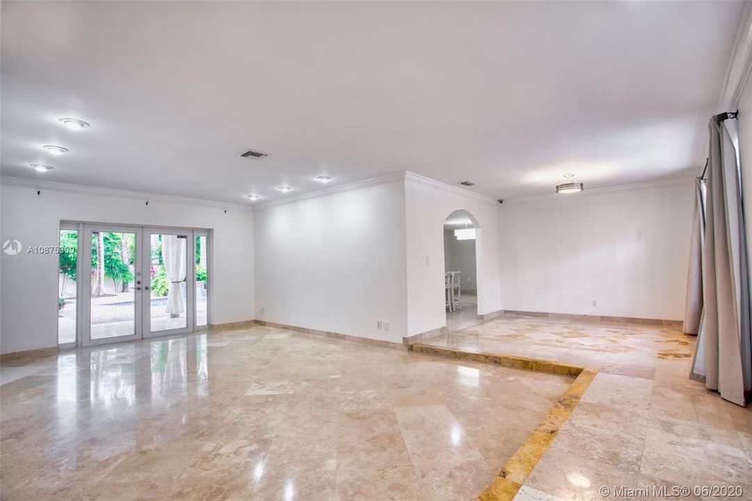 Recently Sold: $525,000 (3 beds, 2 baths, 1651 Square Feet)
