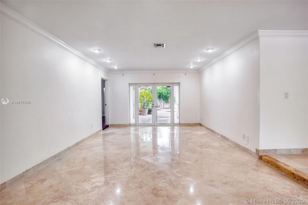 Recently Sold: $525,000 (3 beds, 2 baths, 1651 Square Feet)