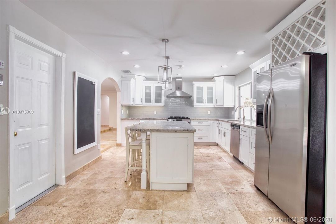Recently Sold: $525,000 (3 beds, 2 baths, 1651 Square Feet)