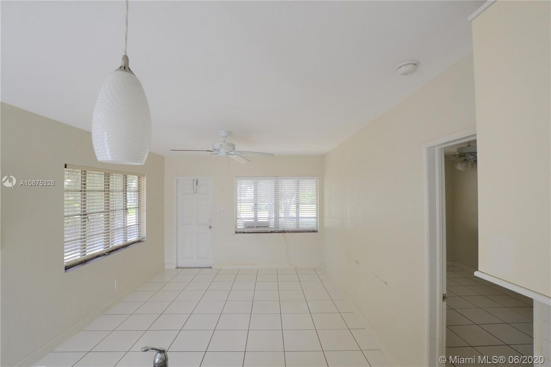 Recently Rented: $1,100 (1 beds, 1 baths, 600 Square Feet)