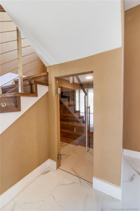 Recently Sold: $660,000 (5 beds, 3 baths, 2883 Square Feet)