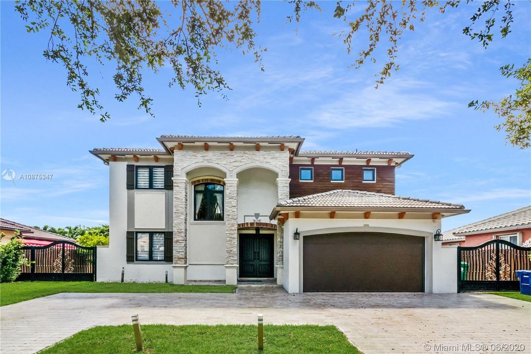 Recently Sold: $660,000 (5 beds, 3 baths, 2883 Square Feet)