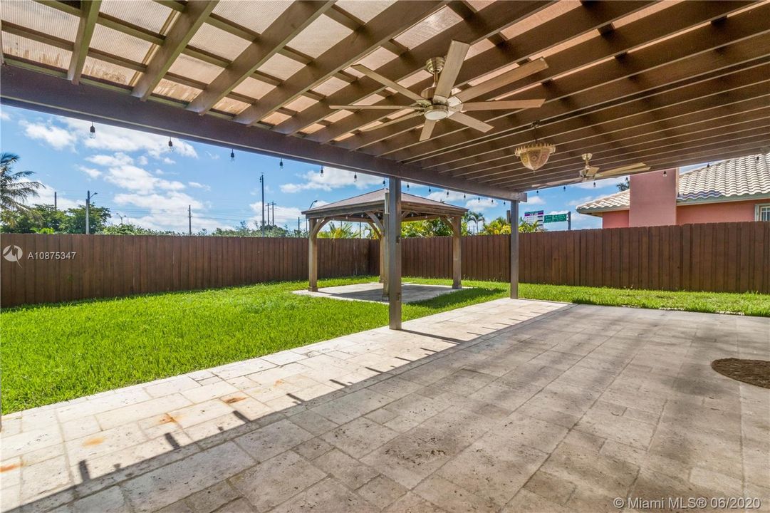 Recently Sold: $660,000 (5 beds, 3 baths, 2883 Square Feet)