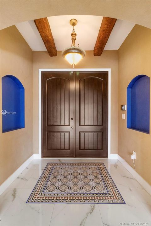 Recently Sold: $660,000 (5 beds, 3 baths, 2883 Square Feet)