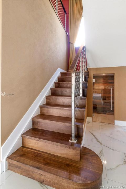Recently Sold: $660,000 (5 beds, 3 baths, 2883 Square Feet)