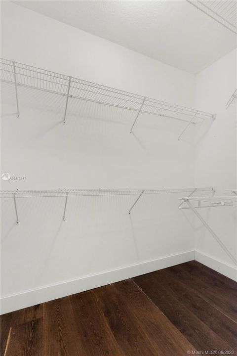 Recently Sold: $660,000 (5 beds, 3 baths, 2883 Square Feet)