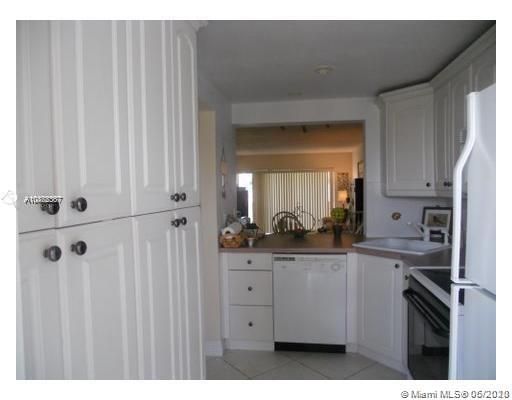 Recently Rented: $1,375 (1 beds, 1 baths, 700 Square Feet)