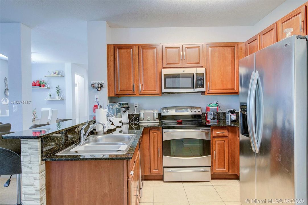 Vendido Recientemente: $245,000 (3 camas, 2 baños, 1850 Pies cuadrados)