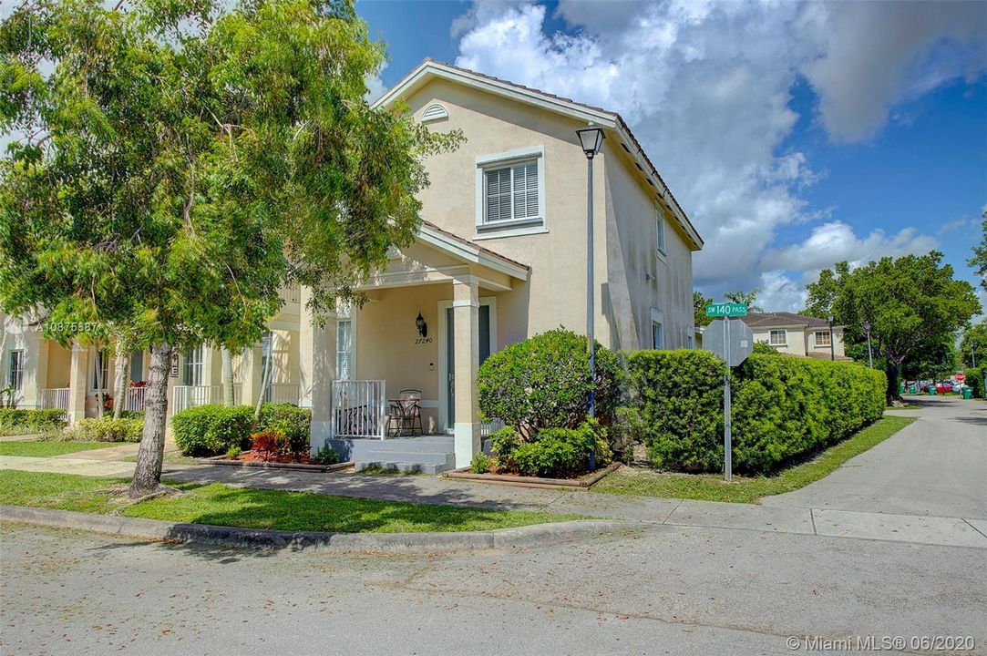 Vendido Recientemente: $245,000 (3 camas, 2 baños, 1850 Pies cuadrados)