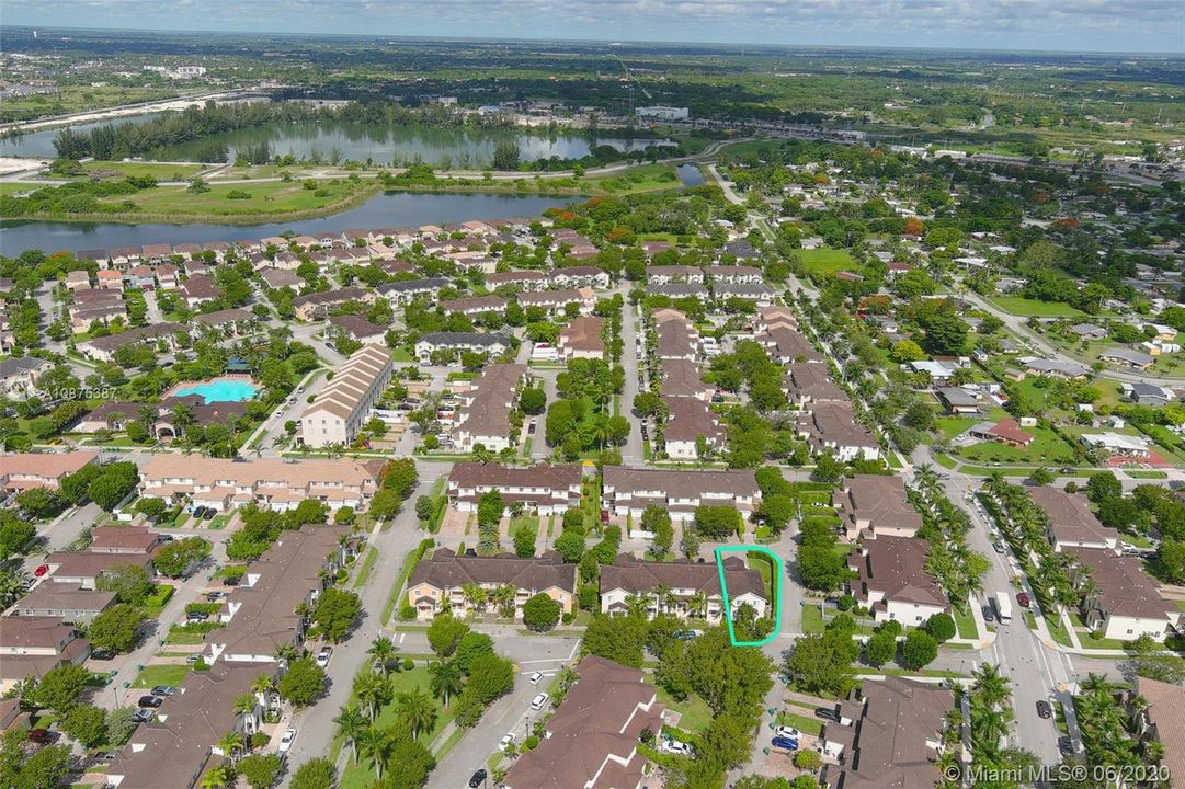 Vendido Recientemente: $245,000 (3 camas, 2 baños, 1850 Pies cuadrados)