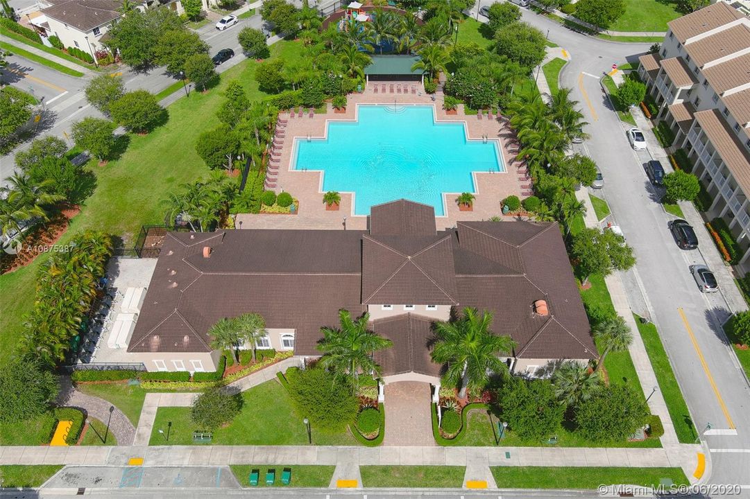 Vendido Recientemente: $245,000 (3 camas, 2 baños, 1850 Pies cuadrados)