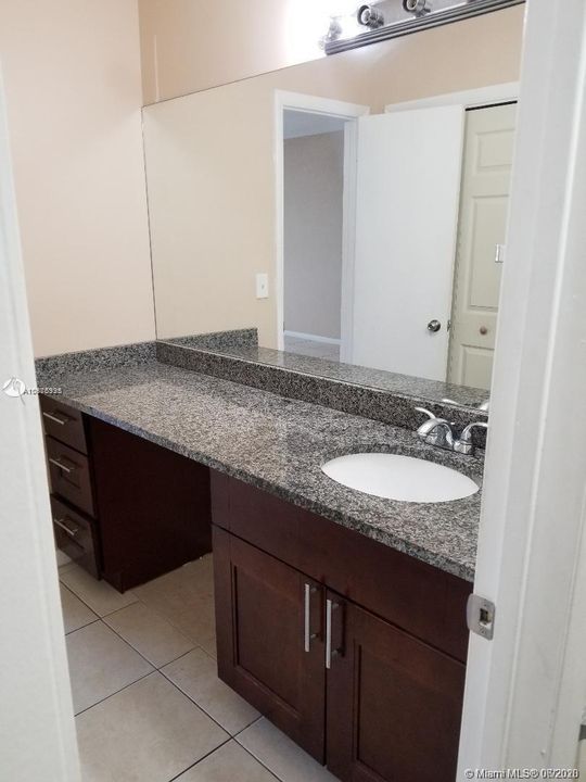 Recently Rented: $950 (1 beds, 1 baths, 432 Square Feet)