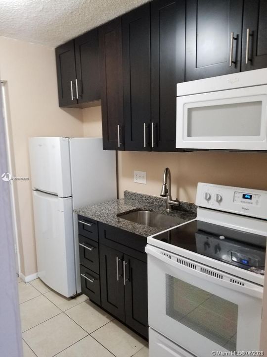 Recently Rented: $950 (1 beds, 1 baths, 432 Square Feet)
