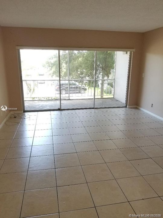 Recently Rented: $950 (1 beds, 1 baths, 432 Square Feet)