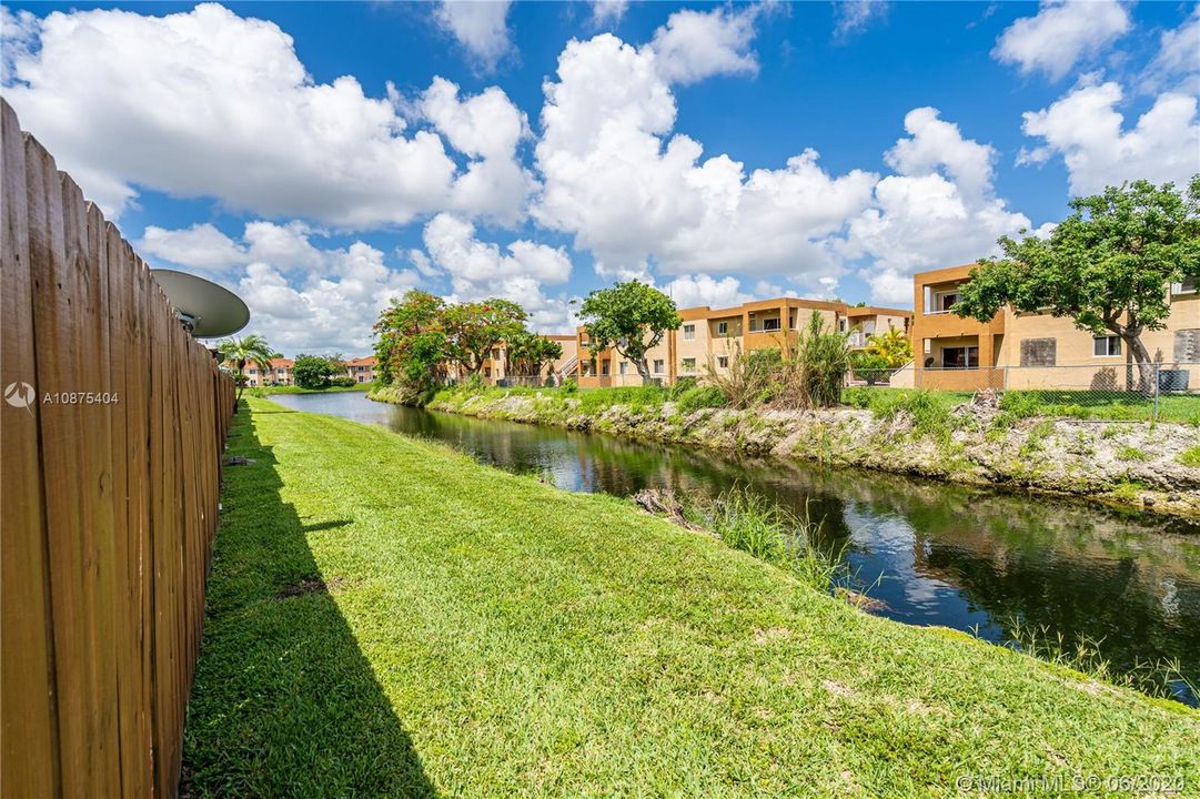 Recently Sold: $249,000 (2 beds, 2 baths, 1070 Square Feet)