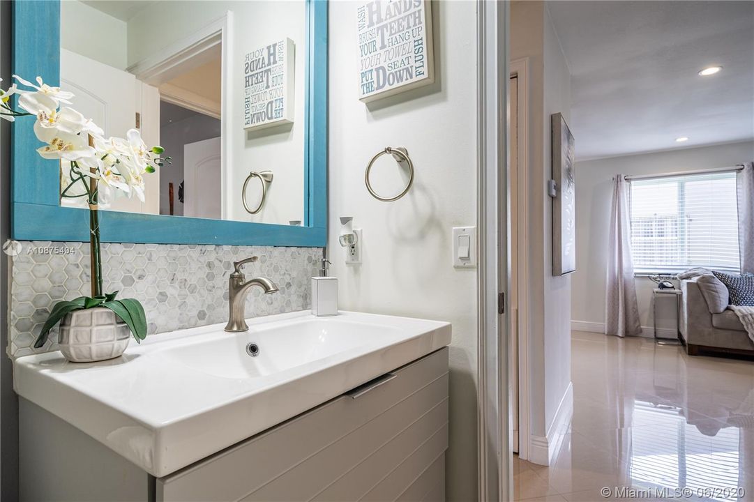 Recently Sold: $249,000 (2 beds, 2 baths, 1070 Square Feet)