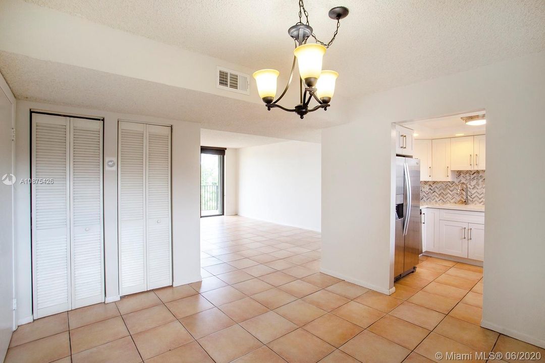 Recently Sold: $220,000 (2 beds, 2 baths, 1120 Square Feet)