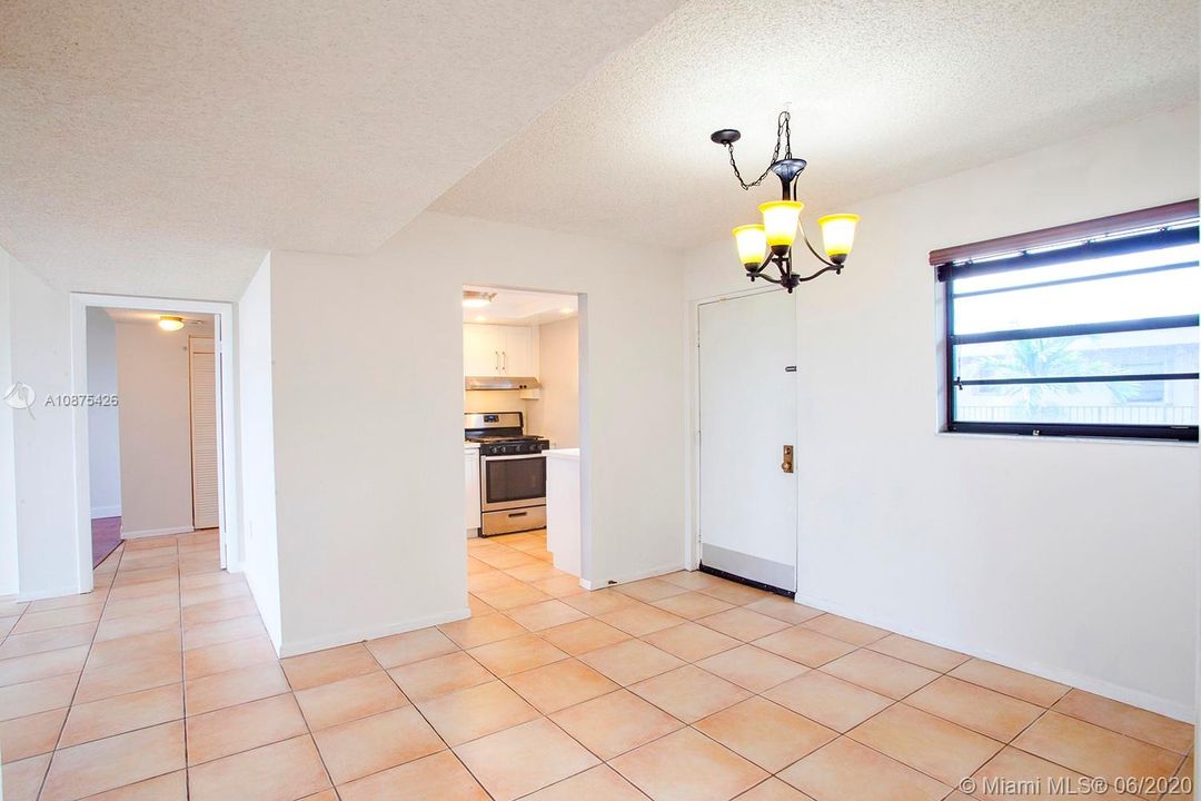 Recently Sold: $220,000 (2 beds, 2 baths, 1120 Square Feet)