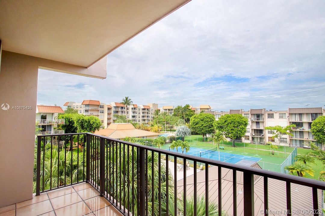 Recently Sold: $220,000 (2 beds, 2 baths, 1120 Square Feet)