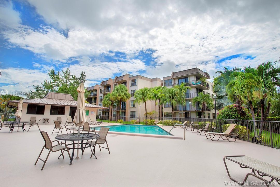 Recently Sold: $220,000 (2 beds, 2 baths, 1120 Square Feet)