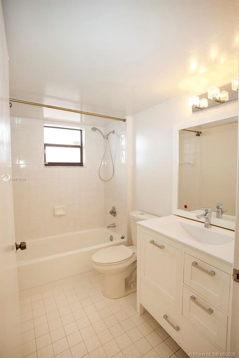 Recently Sold: $220,000 (2 beds, 2 baths, 1120 Square Feet)