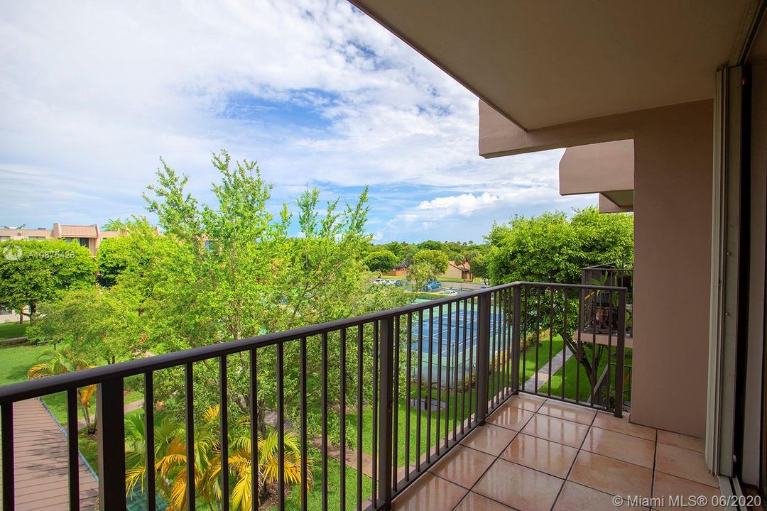 Recently Sold: $220,000 (2 beds, 2 baths, 1120 Square Feet)