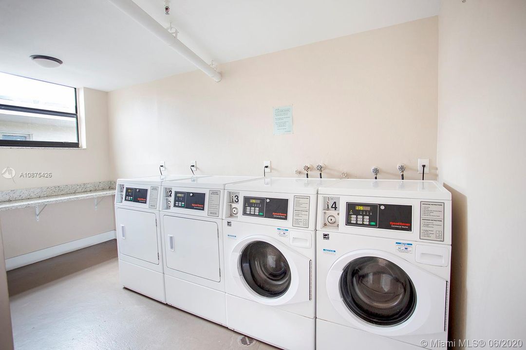 Recently Sold: $220,000 (2 beds, 2 baths, 1120 Square Feet)