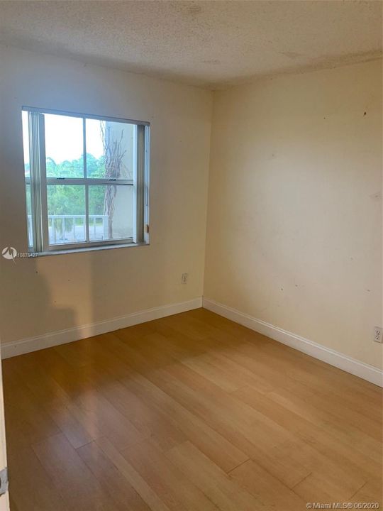 Recently Sold: $105,000 (1 beds, 1 baths, 600 Square Feet)