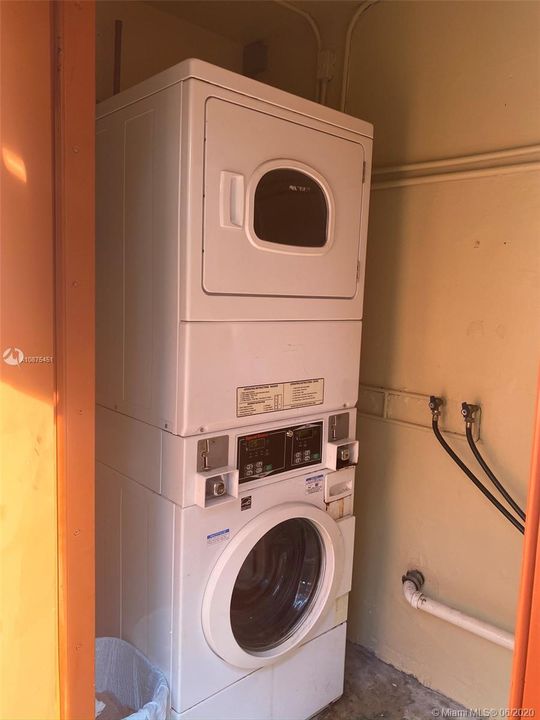 最近售出: $125,000 (2 贝兹, 1 浴室, 800 平方英尺)