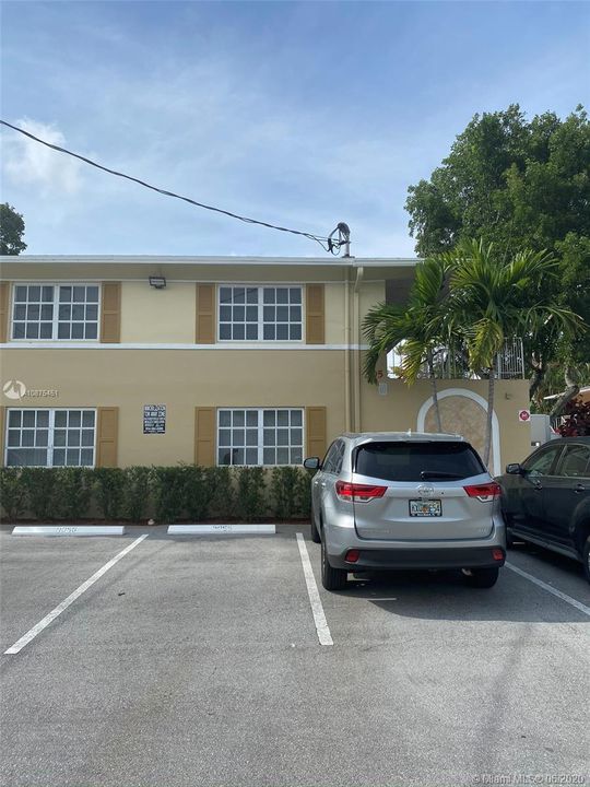 最近售出: $125,000 (2 贝兹, 1 浴室, 800 平方英尺)