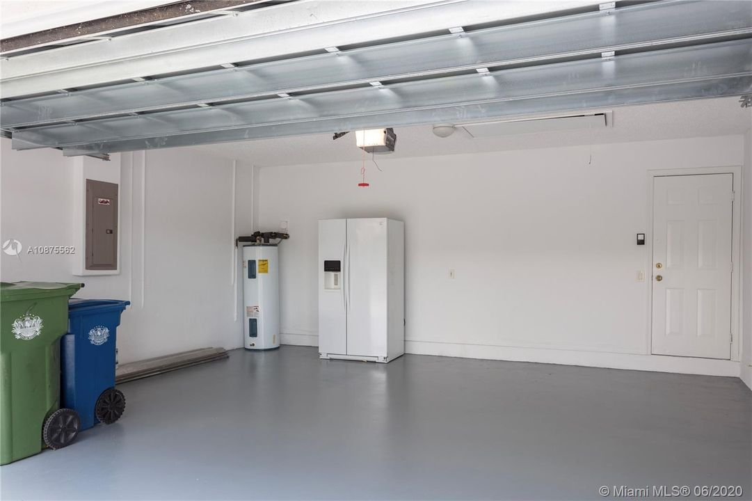 Recently Rented: $3,400 (4 beds, 2 baths, 2287 Square Feet)