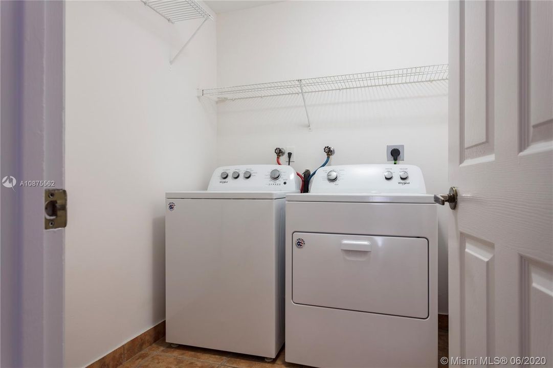 Recently Rented: $3,400 (4 beds, 2 baths, 2287 Square Feet)