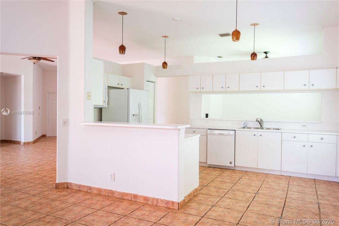 Recently Rented: $3,400 (4 beds, 2 baths, 2287 Square Feet)