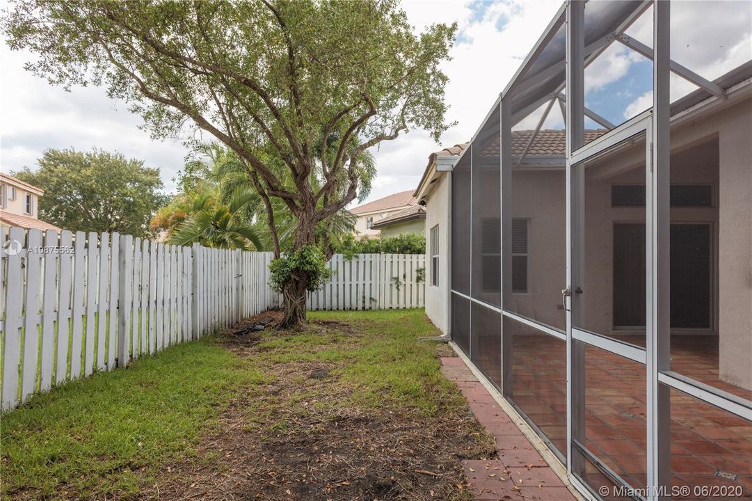 Recently Rented: $3,400 (4 beds, 2 baths, 2287 Square Feet)