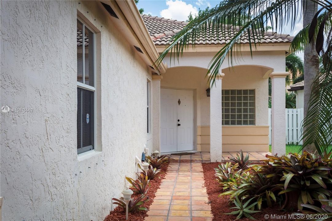 Recently Rented: $3,400 (4 beds, 2 baths, 2287 Square Feet)