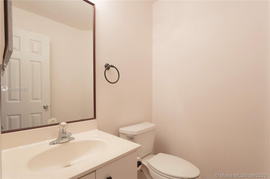Recently Rented: $3,400 (4 beds, 2 baths, 2287 Square Feet)