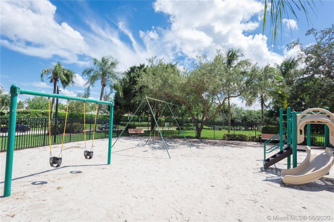 Recently Rented: $3,400 (4 beds, 2 baths, 2287 Square Feet)