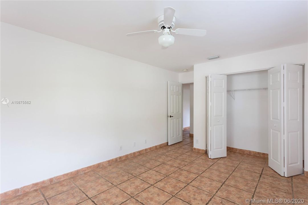 Recently Rented: $3,400 (4 beds, 2 baths, 2287 Square Feet)