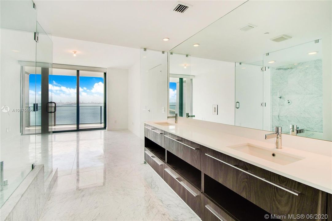 Vendido Recientemente: $1,475,000 (3 camas, 3 baños, 1634 Pies cuadrados)