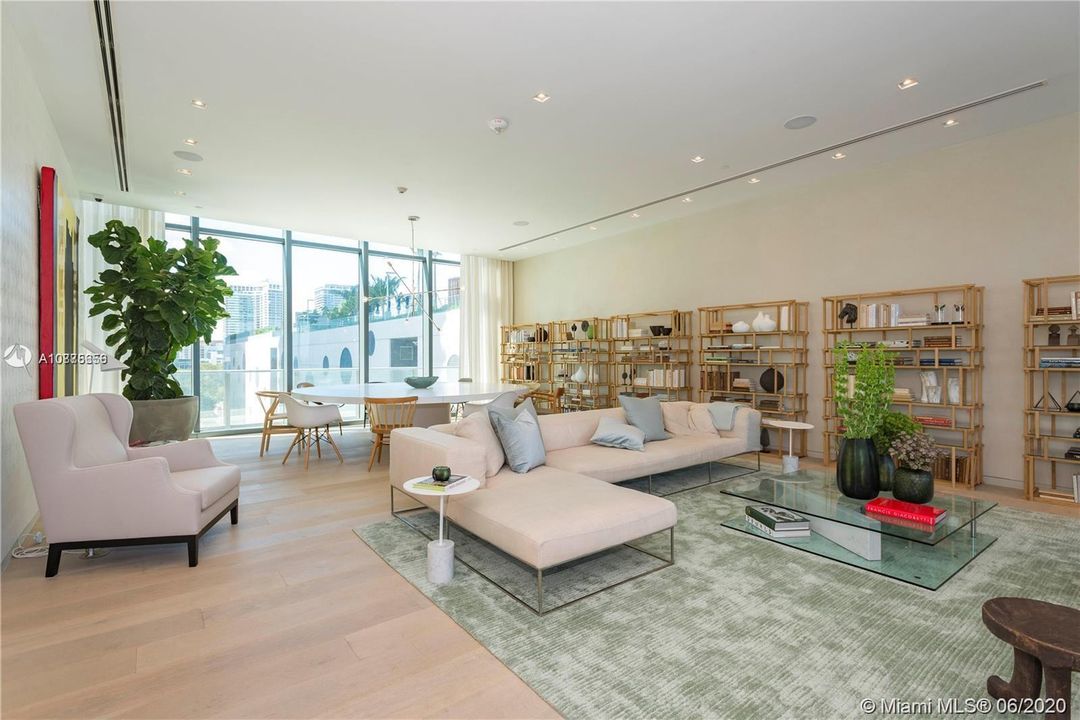 Vendido Recientemente: $1,475,000 (3 camas, 3 baños, 1634 Pies cuadrados)