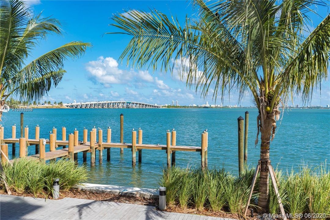 Vendido Recientemente: $1,475,000 (3 camas, 3 baños, 1634 Pies cuadrados)
