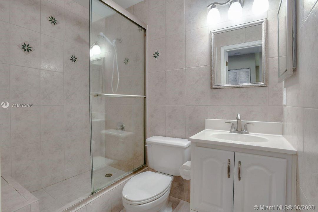 2nd Full Bathroom