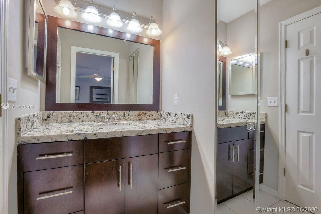 Master Vanity