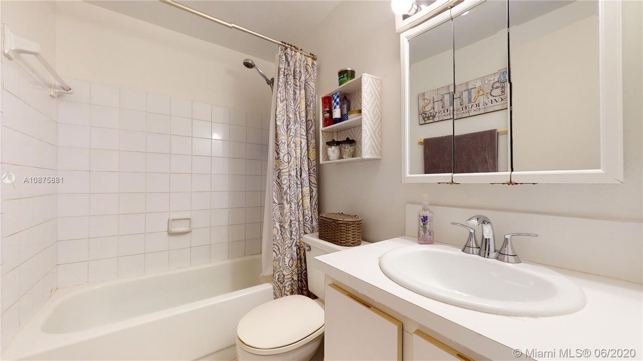 Recently Sold: $175,000 (2 beds, 2 baths, 980 Square Feet)
