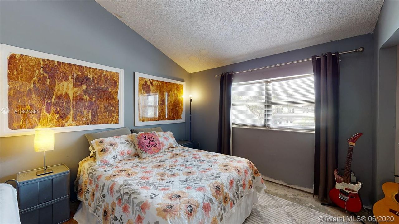Recently Sold: $175,000 (2 beds, 2 baths, 980 Square Feet)