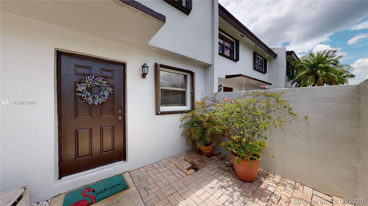 Recently Sold: $175,000 (2 beds, 2 baths, 980 Square Feet)