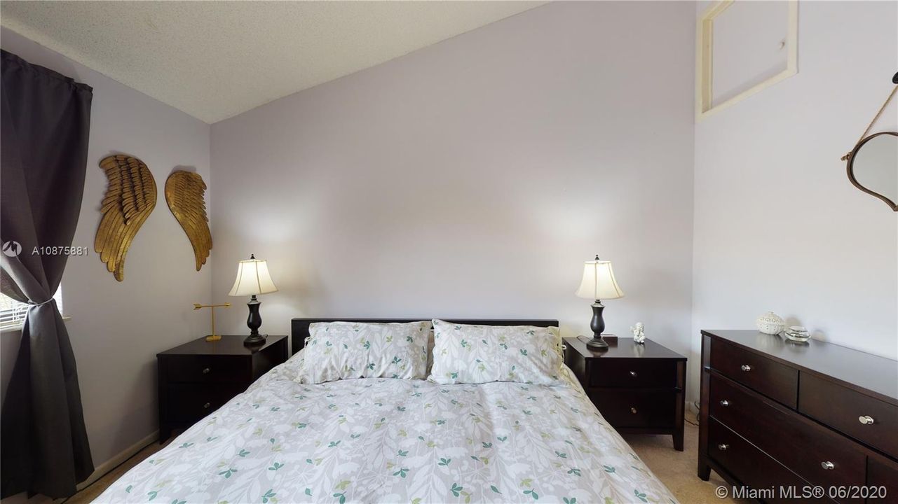 Recently Sold: $175,000 (2 beds, 2 baths, 980 Square Feet)