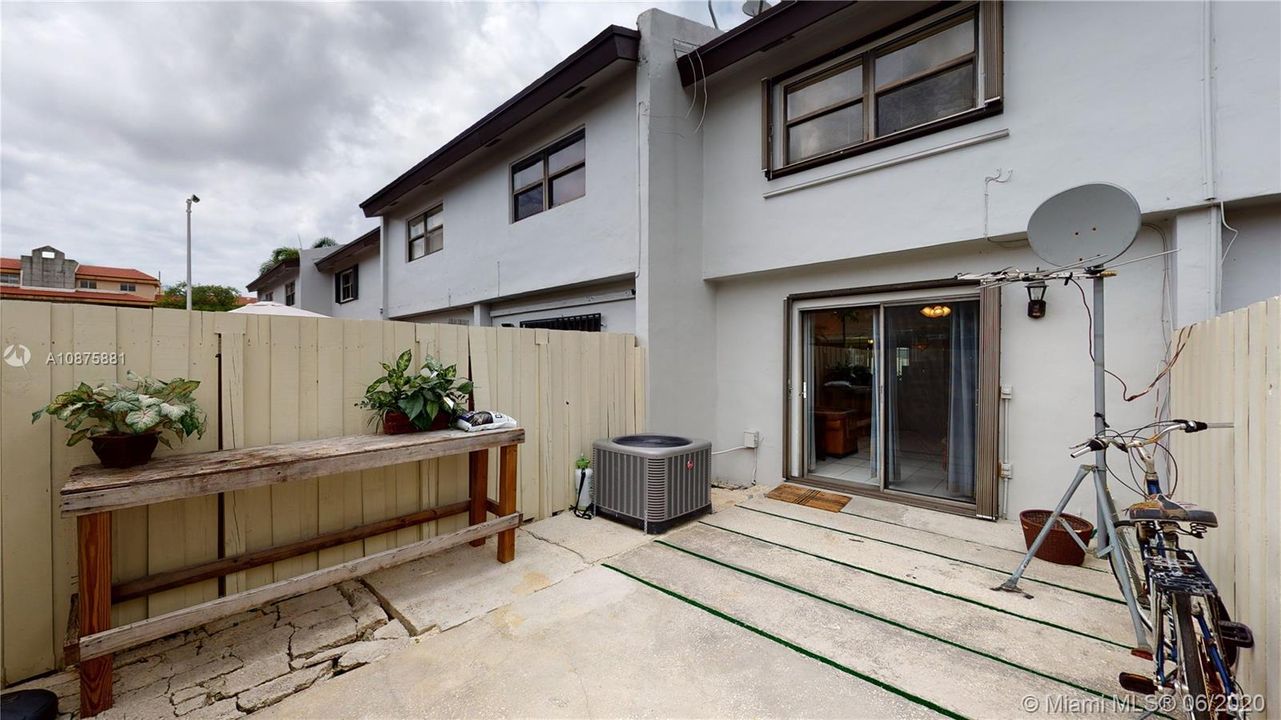 Recently Sold: $175,000 (2 beds, 2 baths, 980 Square Feet)